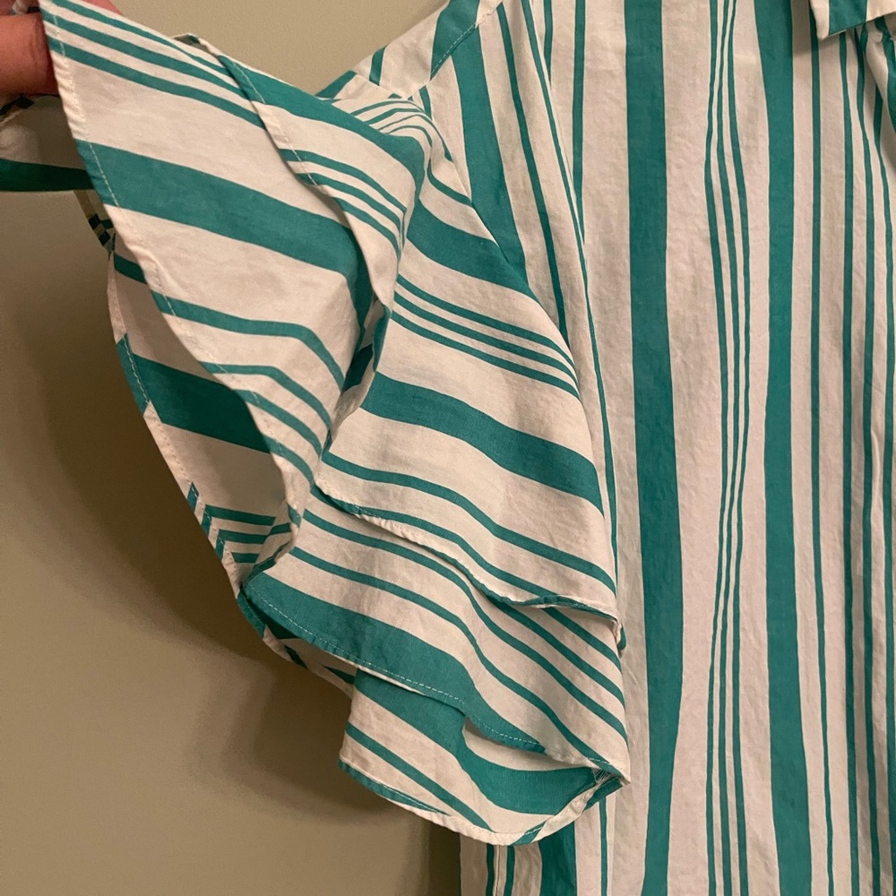 Button Up Top - Picture 3 of 6